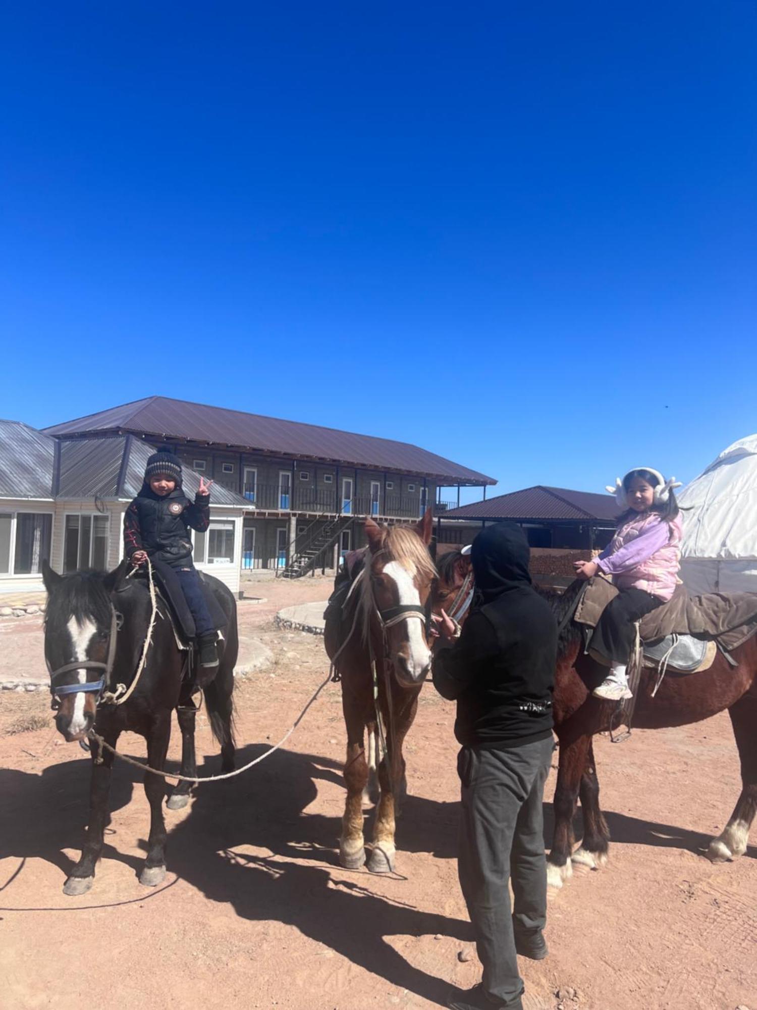 Guest House And Yurt Camp "Ailuu" Tong Dış mekan fotoğraf